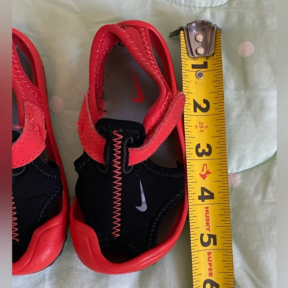 Nike Sunray Protect Black and Red Sandals Baby size 5